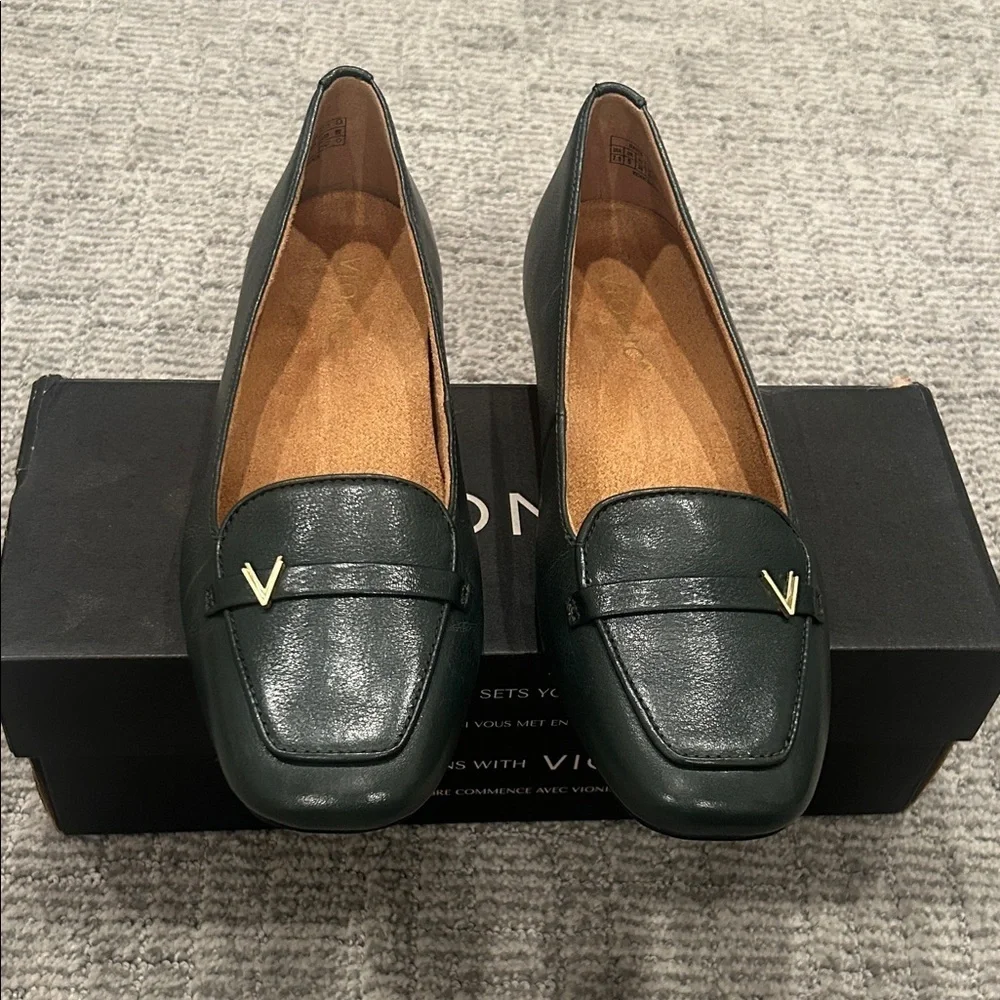 Vionic Hayes Skimmer Scarab Green Leather Narrow 7.5